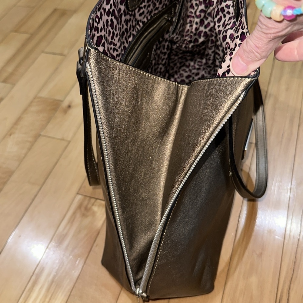 David Jones Tote - Picture 9 of 12